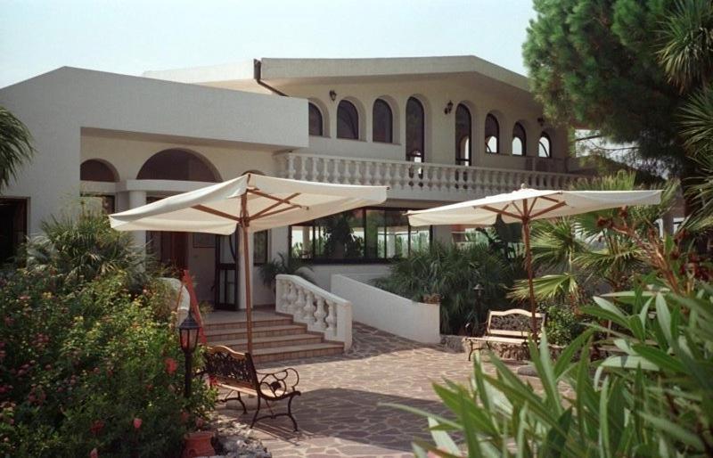 Villaggio Pineta Petto Bianco Capo Vaticano Buitenkant foto