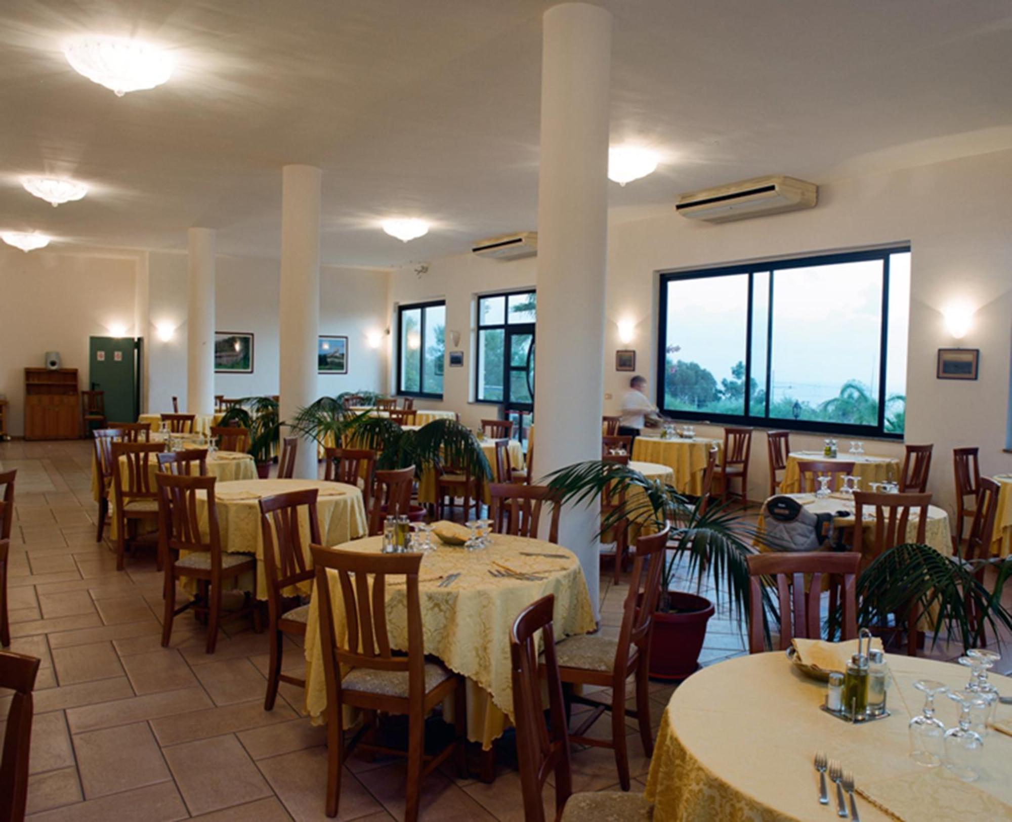 Villaggio Pineta Petto Bianco Capo Vaticano Buitenkant foto