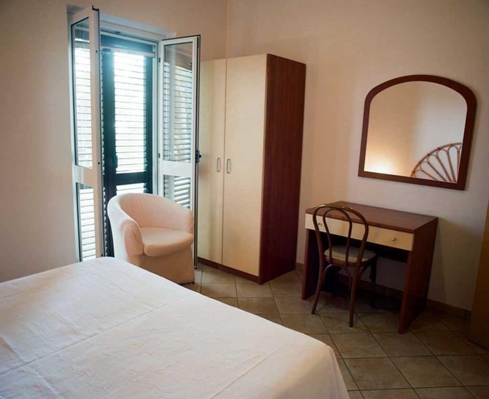 Villaggio Pineta Petto Bianco Capo Vaticano Buitenkant foto