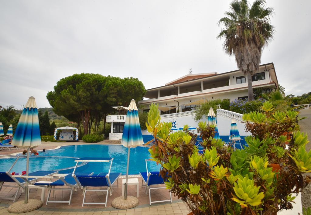 Villaggio Pineta Petto Bianco Capo Vaticano Buitenkant foto