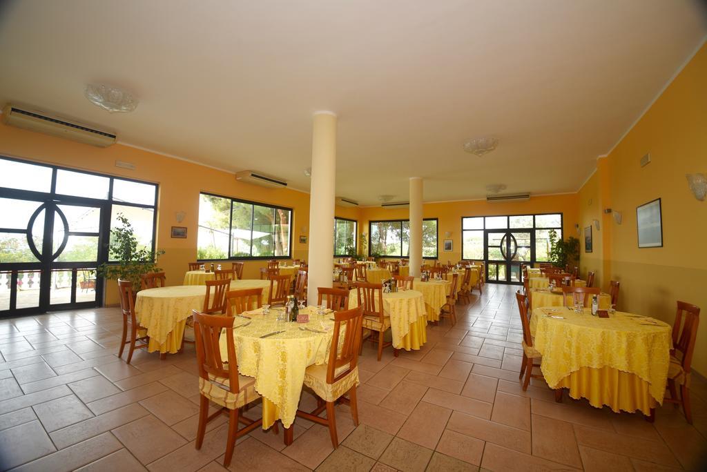 Villaggio Pineta Petto Bianco Capo Vaticano Buitenkant foto