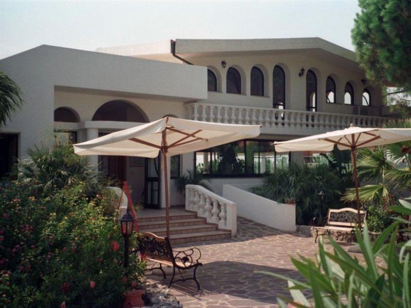 Villaggio Pineta Petto Bianco Capo Vaticano Buitenkant foto