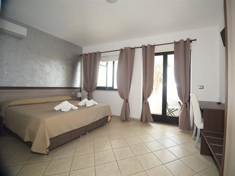 Villaggio Pineta Petto Bianco Capo Vaticano Buitenkant foto